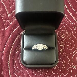 1 carat center stone diamond ring